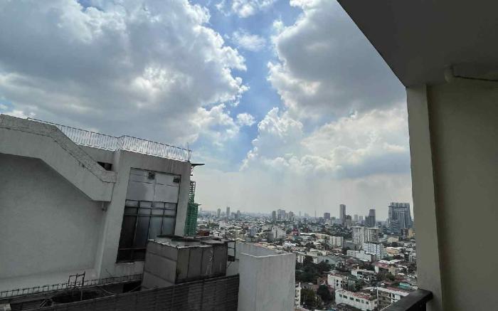 Staycation in cubao condo beside gateway