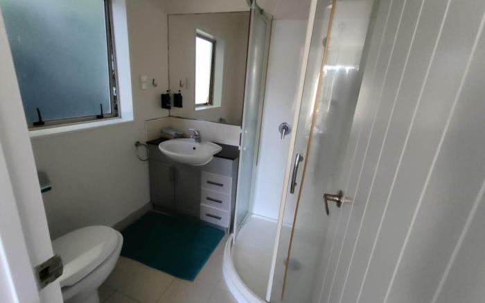 5 Bedroom Serviced House