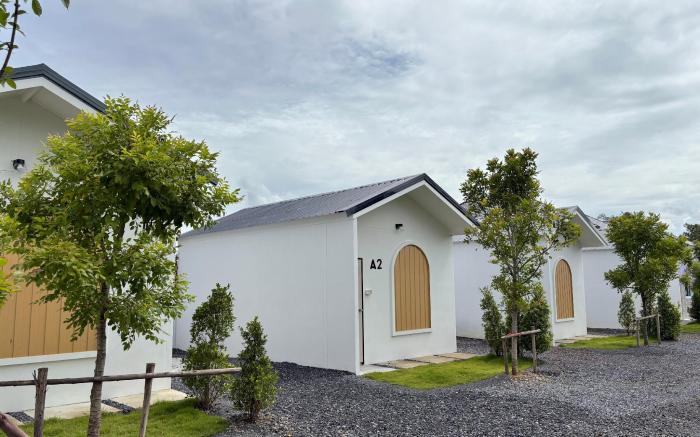 The Six Resort Lopburi