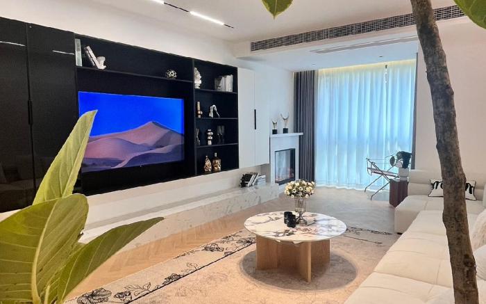  People's Square area Fully equipped