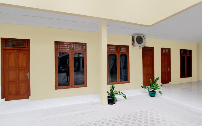 OYO 94717 Homestay Ka Villa Syariah