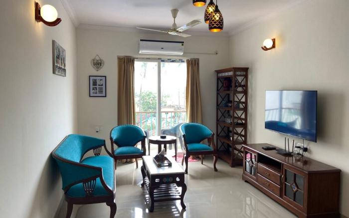Hi5 Stays SEaRENITY-Luxe 2BHK with Pool North Goa