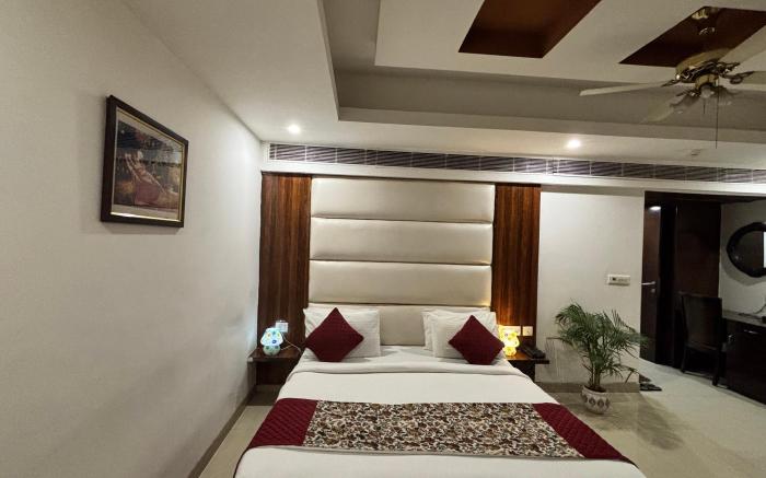 Hotel Impress By RMR Hotels