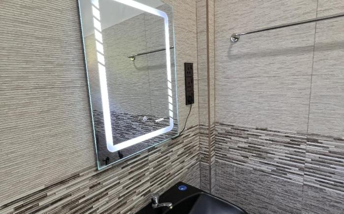 Unakuruwa Luna Kuru Ice