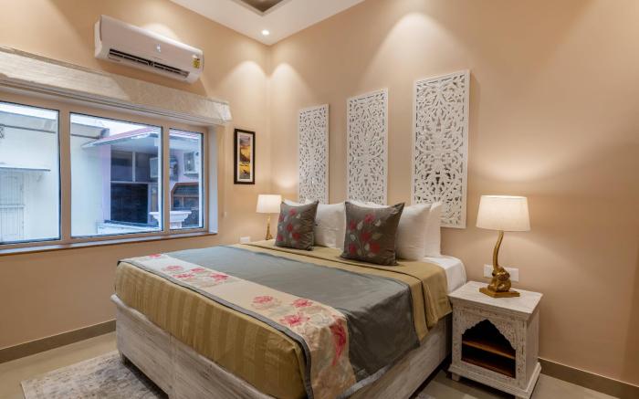 juSTa Luxe - Kashi, Parampara