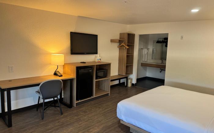 Rodeway Inn & Suites Thousand Palms - Rancho Mirage