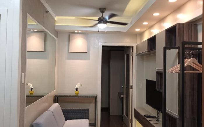 Serene Condo Retreat in Lapu-Lapu with Stunning Views