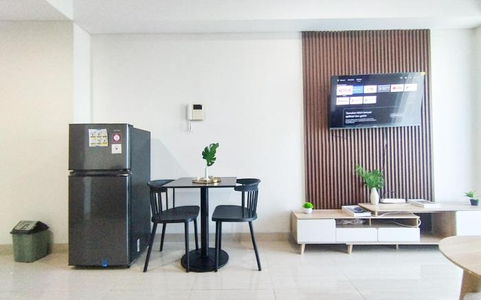 Simple 1BR Grand Sungkono Lagoon Apt By Travelio