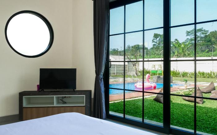 Theolive Arrea - Spacious Private Pool and Backyar