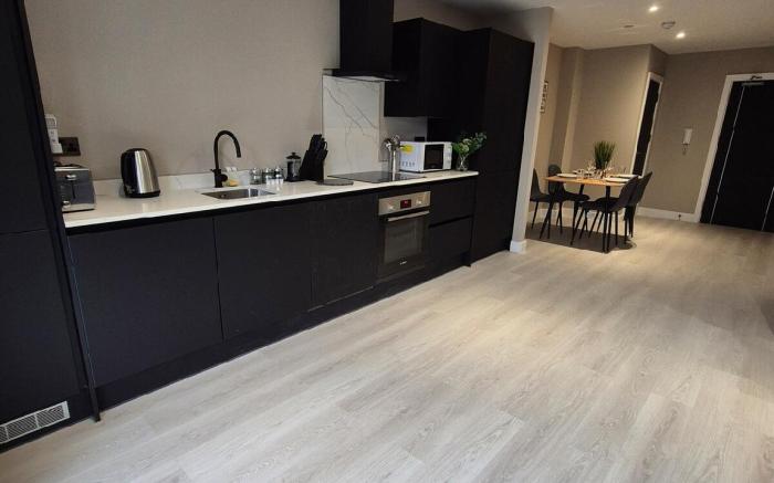 #23 Lux stylish 2 bed 2 bath with balcony NEC n12
