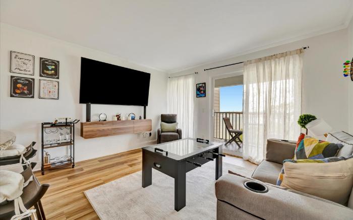 Sunset on the Bay Condo w/ Private Balcony & Pool
