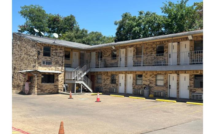 Mi Amor Inn & Suites by Hotel O Dallas Tx Hwy 352