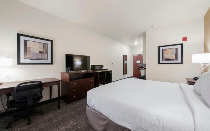 Cobblestone Hotel & Suites - Eaton