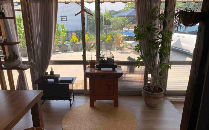 Forega Lakeside Cottage – Writing, Music & Movies