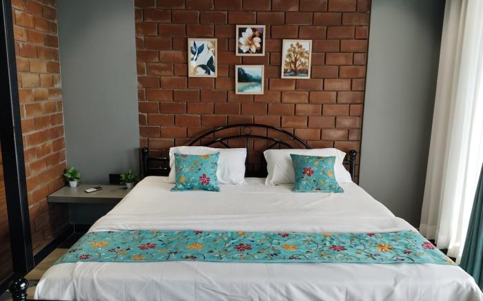 Botanical Farms 3BHK with Pool by Homeyhuts