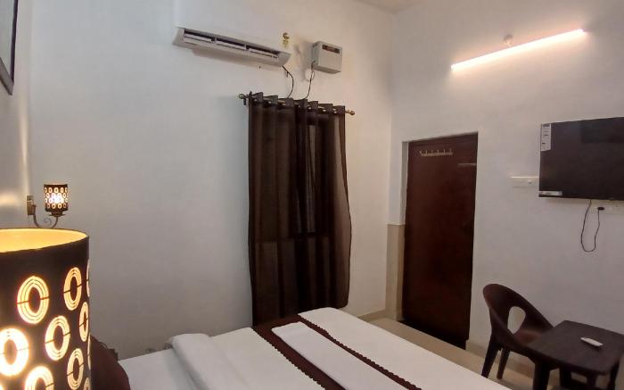 Trans Varuna Guest House