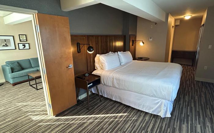 Best Western Premier Plainview-Long Island Hotel
