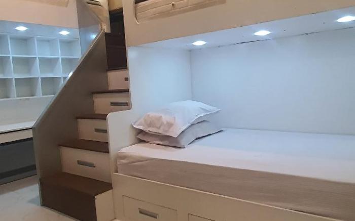 Loelyta family art house