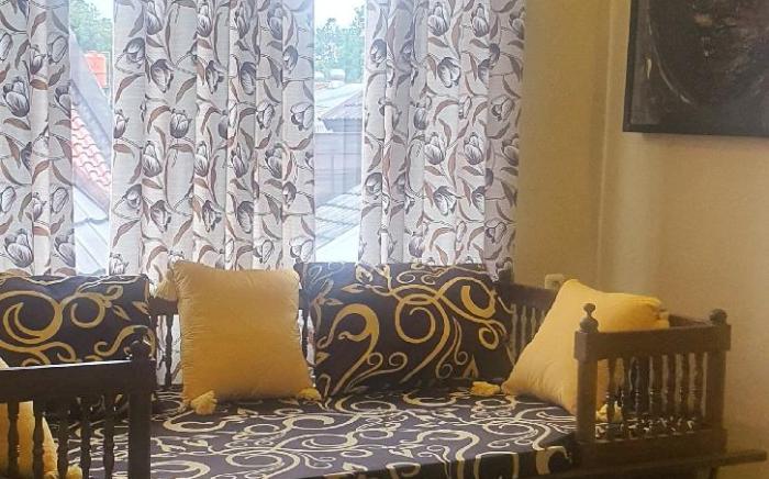 Loelyta family art house