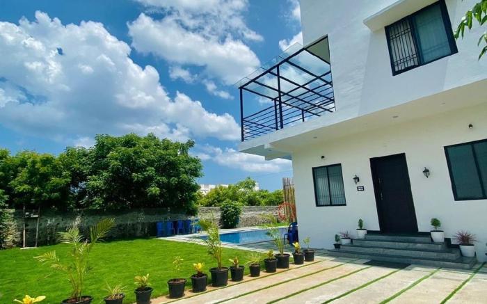 Villa white ecr beach house