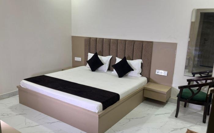 Hotel Shri Radha Sneh near  Krishna Janmbhoomi