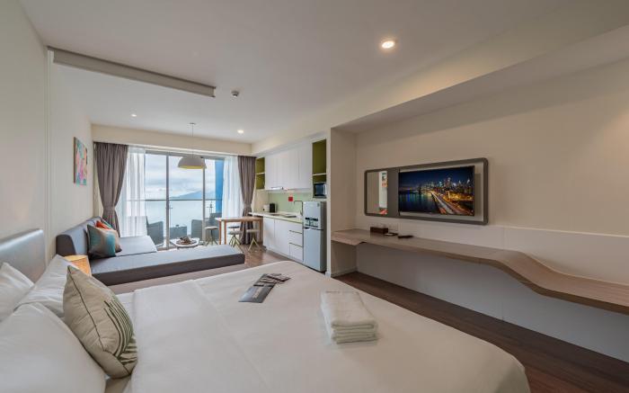 Nha Trang Beach Central Stunning view SUITE_Pool