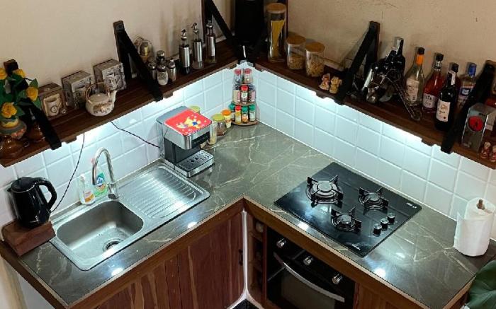 3-rooms Safehouse!
