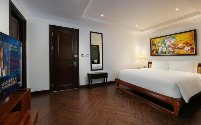 MAY DE VILLE Crown Hotel 1