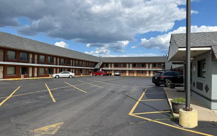 Hotel O Miami Inn & Suites Chicago Midway Airport