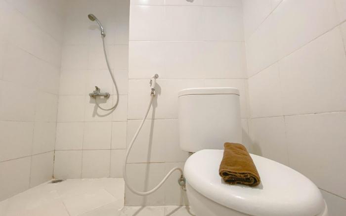 Simple White Accent Studio Paltrow City ByTravelio