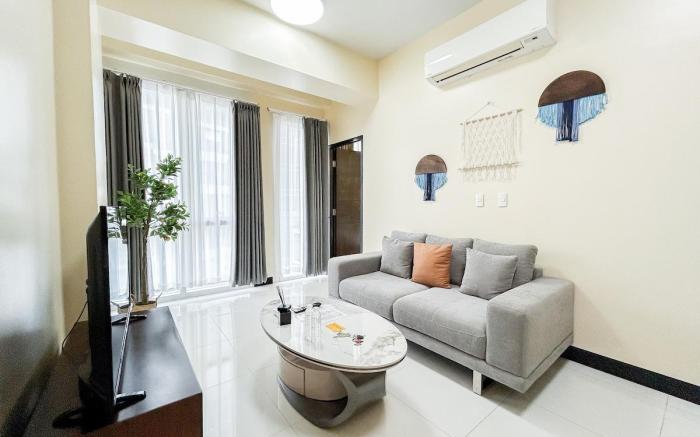 Opr 1BR Condo #3