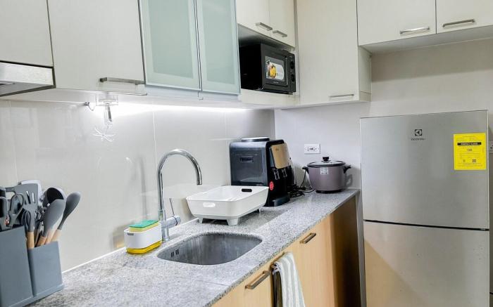 Opr 1BR Condo #3
