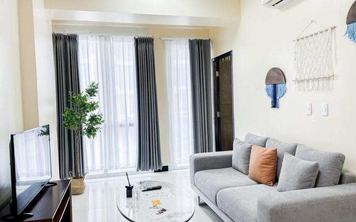 Opr 1BR Condo #3