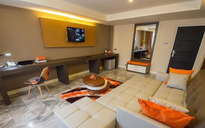 Dragon River Avenue Hotel