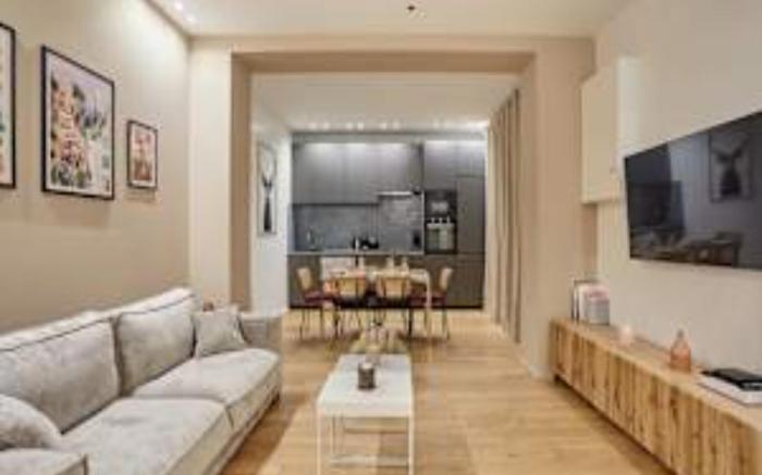 Modern Apartment Center of Paris