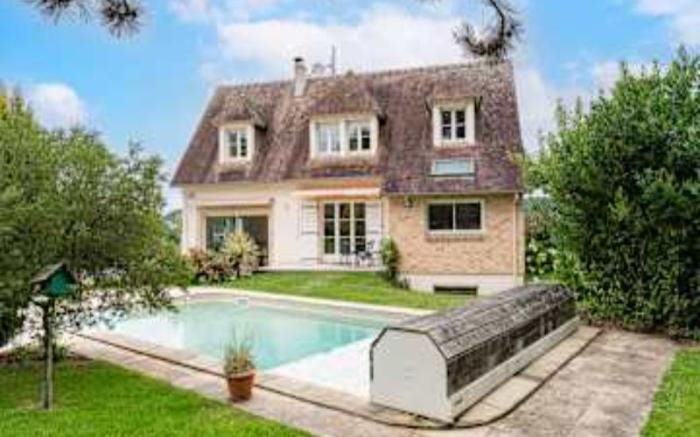 Amazing Villa with Swimming Pool