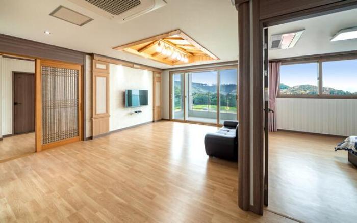 Sunset Hanok Poolvilla Pension and Resort