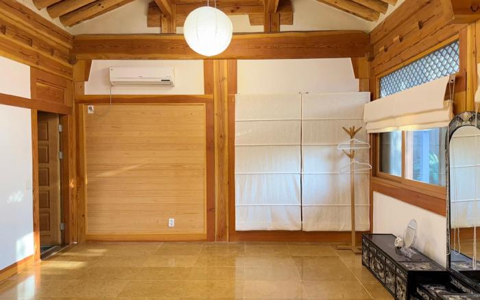 Bliss Hanok Private House Pension
