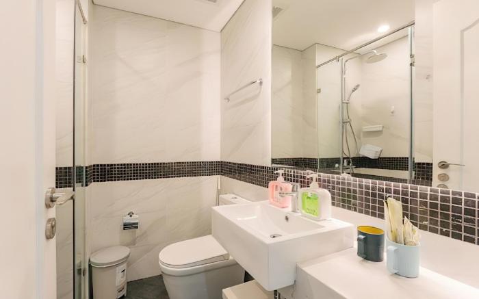 D El Dorado Westlake Luxury Apartments