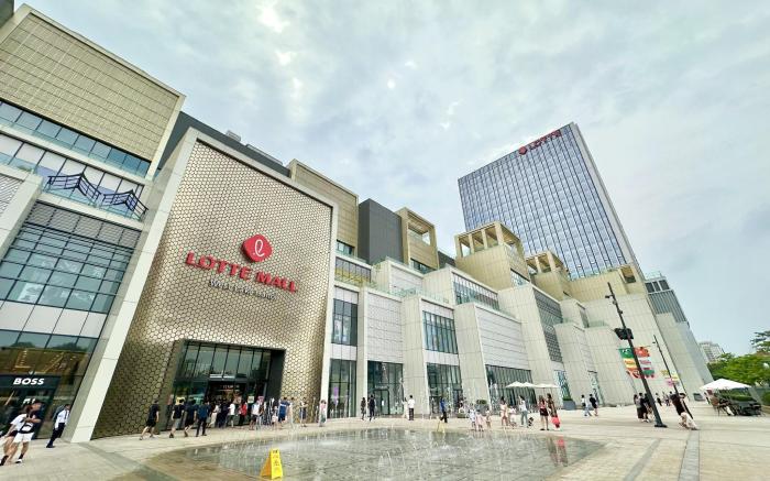 PentStudio West Lake by Emily in Town