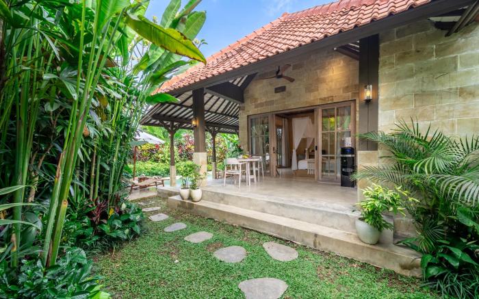 Nyaman2-Swim,Sip,Relax–Luxe Villa Living