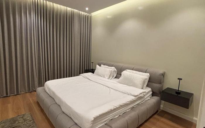 “شقة عصرية وأنيقة بموقع مميز،