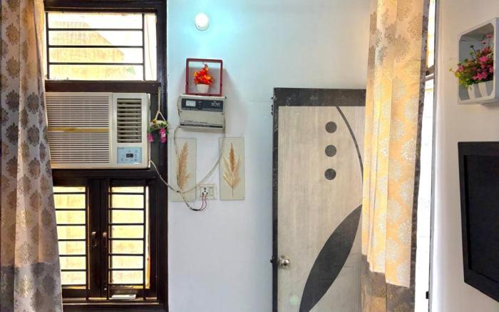 Couple Friendly Apartment at New Delhi