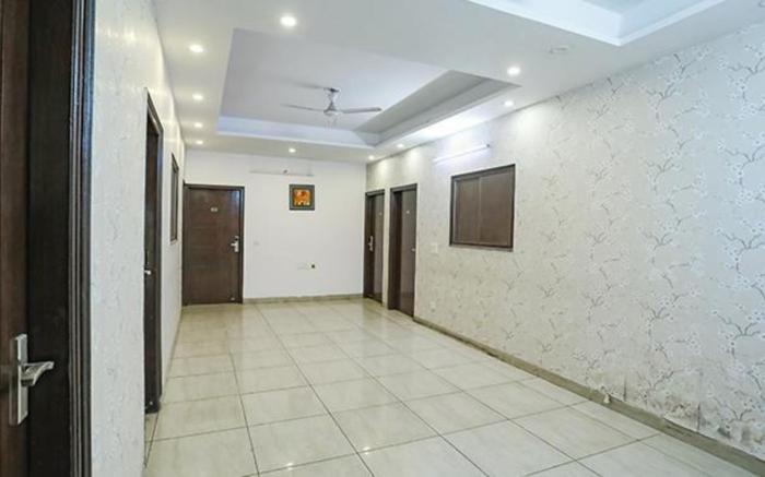 FabHotel Comfirt Inn