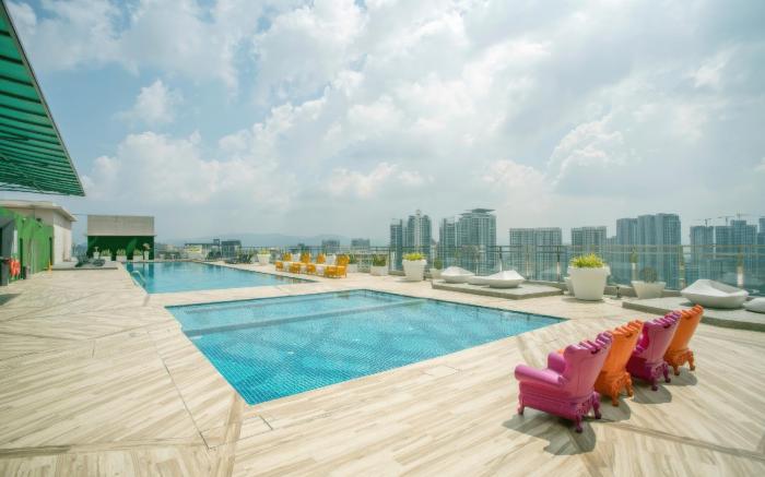 Dorsett Hartamas SkyPool & Chill