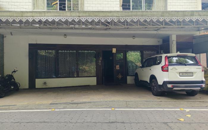 HOTEL BLUE POPPY BY ORANGE PETAL