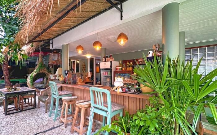 The oasis on 8 - 3 bedrooms lovely pet zone