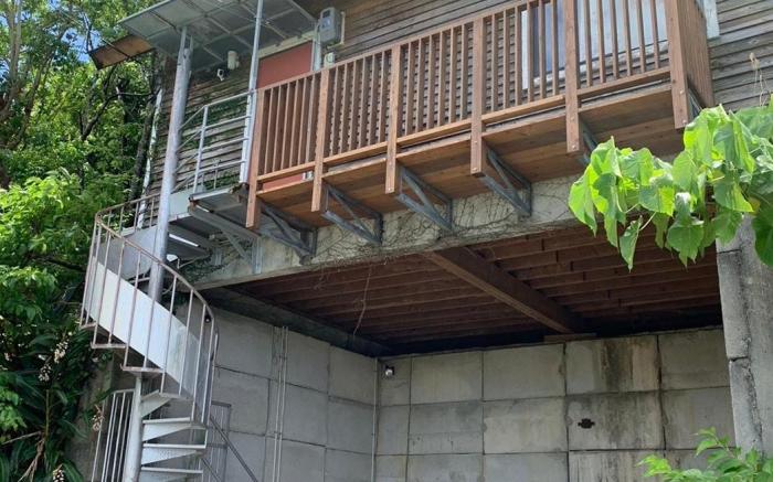 RITA | 朝日と海を望む、素朴な一軒家