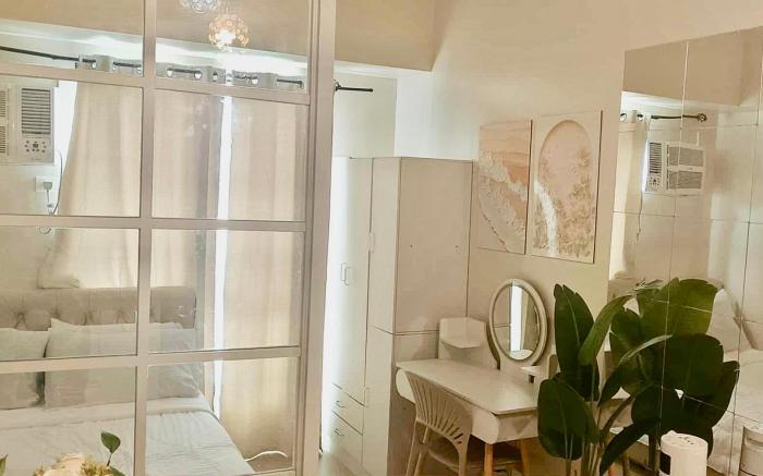 Mid-Century Modern Studio-Avida Towers Abreeza