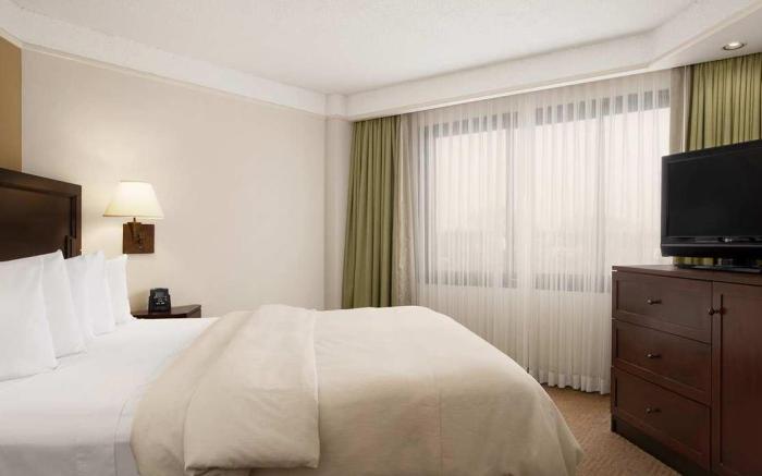 Embassy Suites by Hilton Kansas City Overland Park